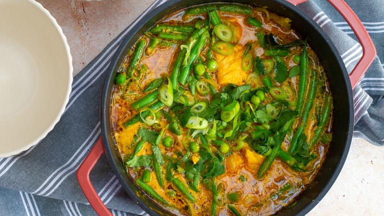Image of Thai peanut salmon with green beans
